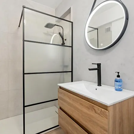 Apartman Frontal Renovated Seaview 